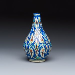 A Kutahya Iznik-style bottle vase with saz leaves — photo 2