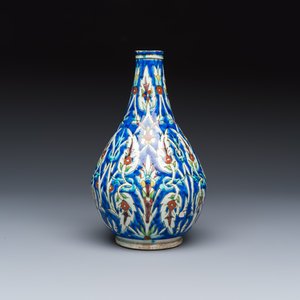 A Kutahya Iznik-style bottle vase with saz leaves — photo 3