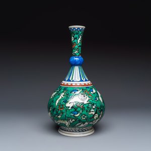 A Samson Iznik-style green-ground bottle vase with animals — foto 1