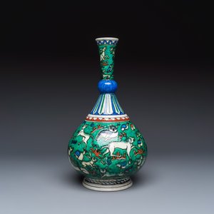 A Samson Iznik-style green-ground bottle vase with animals — foto 3
