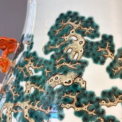 A large Chinese famille rose '100 deer' 'hu' vase — photo 4