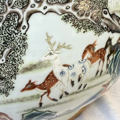 A large Chinese famille rose '100 deer' 'hu' vase — photo 11