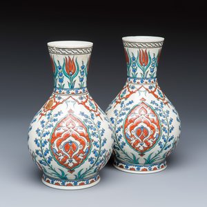 A pair of fine Samson Iznik-style vases — photo 1