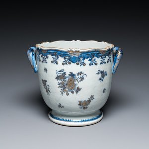 Rafraichissoir en porcelaine de Chine en bleu et blanc aux rehauts en dorure, Qianlong — photo 1