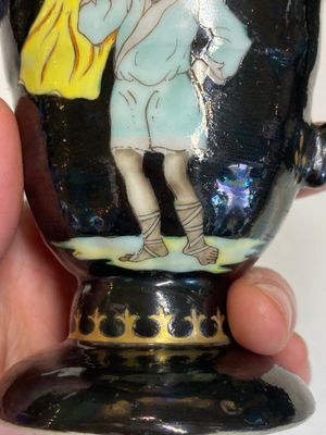 Rare aiguière en porcelaine de Chine à décor de musiciens ottomans sur fond noire, Qianlong — photo 7