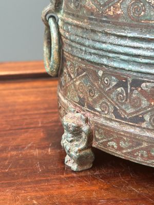 Rare boîte à cosmétiques couvert archaïque de type 'lian' en bronze incrusté d'argent, Chine,  Han occidental — photo 9