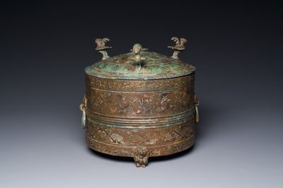 Rare boîte à cosmétiques couvert archaïque de type 'lian' en bronze incrusté d'argent, Chine, Han occidental