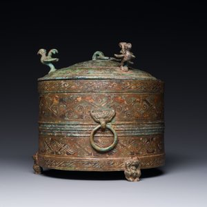 Rare boîte à cosmétiques couvert archaïque de type 'lian' en bronze incrusté d'argent, Chine,  Han occidental — photo 3