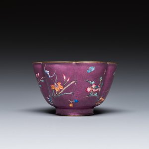 Rare bol en émaux de Canton à fond pourpre, marque Shou 寿, Yongzheng/Qianlong — photo 5