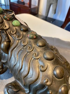 Rare brûle-parfum en forme de lion en bronze incrusté, Chine, Ming — photo 11