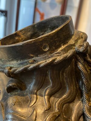 Rare brûle-parfum en forme de lion en bronze incrusté, Chine, Ming — photo 22