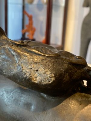 Rare brûle-parfum en forme de lion en bronze incrusté, Chine, Ming — photo 26