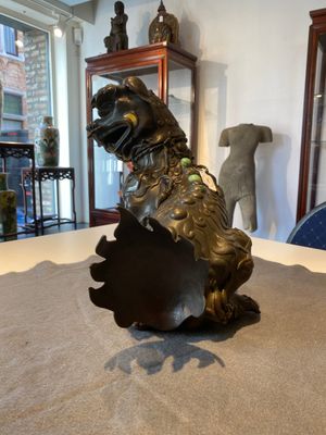 Rare brûle-parfum en forme de lion en bronze incrusté, Chine, Ming — photo 5