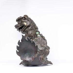Rare brûle-parfum en forme de lion en bronze incrusté, Chine, Ming — photo 4