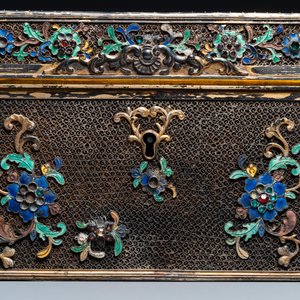 Rare coffret impérial en filigrane d'argent doré et émaillé incrusté de pierres précieuses, Chine, Qianlong — photo 12