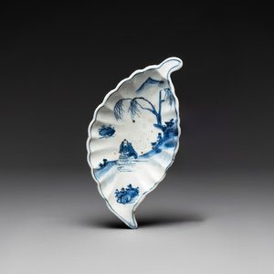 Rare coupe en forme de feuille en porcelaine de type Chine ko-sometsuke pour le Japon, Tianqi — photo 1