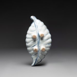 Rare coupe en forme de feuille en porcelaine de type Chine ko-sometsuke pour le Japon, Tianqi — photo 2