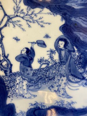 Rare coupe en porcelaine de Chine en bleu et blanc à décor d'une scène du 'Xi Xiang Yi', époque Transition — photo 6