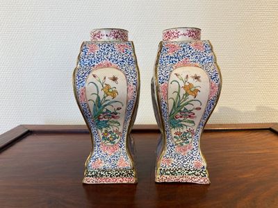 Rare paire de boîtes à thé aux double aigles en émaux de Canton, Chine, Yongzheng — photo 2