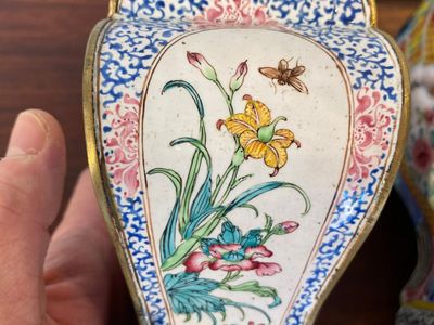 Rare paire de boîtes à thé aux double aigles en émaux de Canton, Chine, Yongzheng — photo 9
