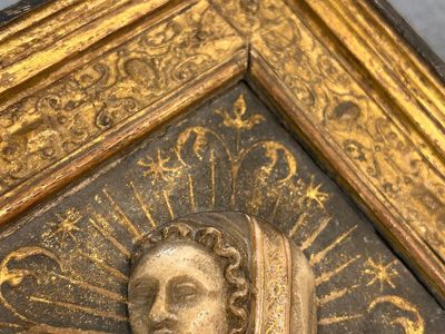 Rare paire de reliefs en albâtre de Malines figurant des portraits, signés Tobias Tissenaken, fin du 16ème — photo 18