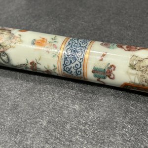 Rare pipe à opium en porcelaine de Chine aux sujets narratifs, 19ème — photo 31