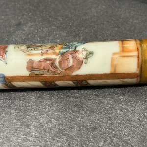 Rare pipe à opium en porcelaine de Chine aux sujets narratifs, 19ème — photo 33