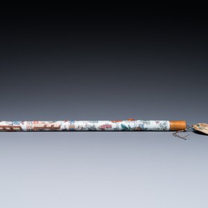 Rare pipe à opium en porcelaine de Chine aux sujets narratifs, 19ème — photo 4