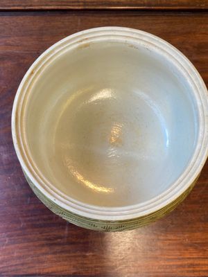Rare récipient alimentaire couvert de type 'dui 敦' en porcelaine de Chine à émail dit 'poudre de thé', marque de Hua Ting Shi Zhi 華亭氏製, fin du19ème — photo 11