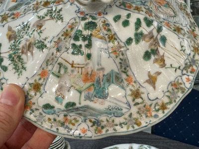 Rare service en porcelaine de KPM à décor famille verte de Canton, Chine et Allemagne, 19ème — photo 21