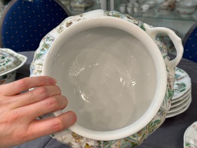 Rare service en porcelaine de KPM à décor famille verte de Canton, Chine et Allemagne, 19ème — photo 37