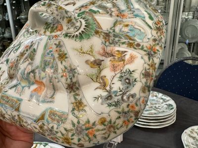 Rare service en porcelaine de KPM à décor famille verte de Canton, Chine et Allemagne, 19ème — photo 48