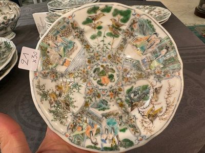 Rare service en porcelaine de KPM à décor famille verte de Canton, Chine et Allemagne, 19ème — photo 64