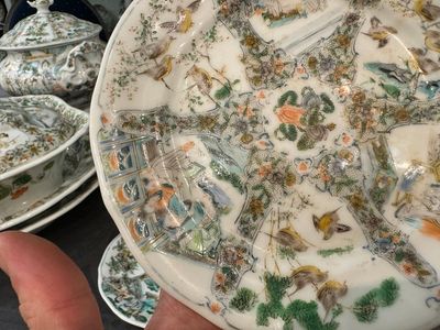 Rare service en porcelaine de KPM à décor famille verte de Canton, Chine et Allemagne, 19ème — photo 70