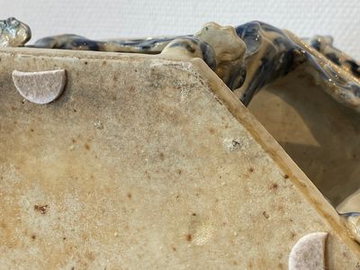 Rare support d'autel ou 'chanab' en porcelaine de Chine en bleu et blanc, 19ème — photo 12