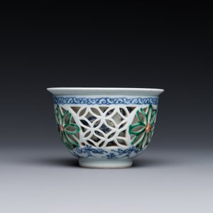 Rare tasse ajourée en porcelaine de Chine famille verte à double parois, Kangxi — photo 3