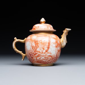 Rare théière couverte en porcelaine de Chine en rouge de fer et doré à décor de scène européenne, Qianlong — photo 3