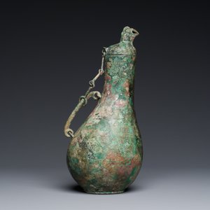 Rare vase couvert archaïque en forme de gourde en bronze, 'hu', Chine, Zhou de l'Est — photo 4