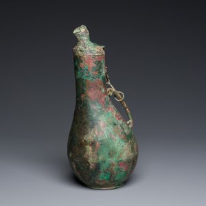 Rare vase couvert archaïque en forme de gourde en bronze, 'hu', Chine, Zhou de l'Est — photo 6