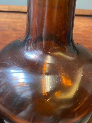 Rare vase de forme bouteille en verre de Pékin de couleur ambre translucide, Chine, marque et époque de Qianlong — photo 9