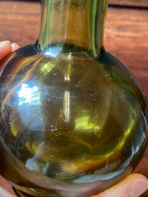 Rare vase de forme bouteille en verre de Pékin de couleur vert translucide, Chine, marque et époque de Qianlong — photo 9