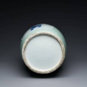 Rare vase en porcelaine de Chine à décor 'Wu Shuang Pu' en bleu et blanc sur fond céladon, 19ème — photo 6