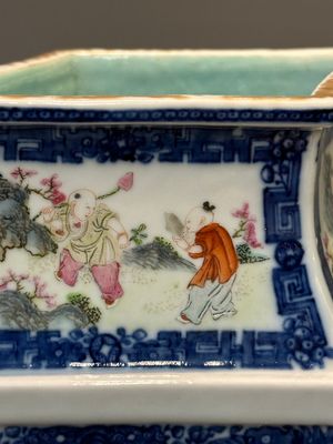 Rare vase en porcelaine de Chine famille rose en forme de losange à décor de 'pêcheur, bûcheron, agriculteur et érudit 漁樵耕讀圖', Qianlong — photo 11