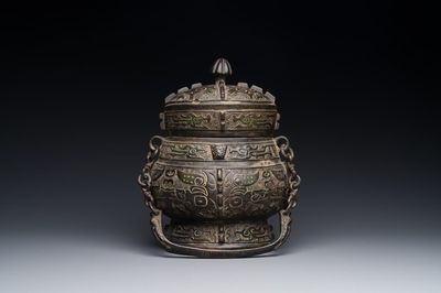 Récipient à vin rituel couvert de type 'you' en bronze, Chine, Yuan/Ming