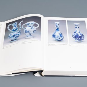 Regina Krahl, John Ayers: Chinese Ceramics in the Topkapi Saray Museum, Istanbul: A Complete Catalogue, 3 volumes — 照片 24