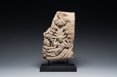 Relief en grès représentant 'La naissance de Brahma', art khmer, époque d'Angkor, le Cambodge, 11ème