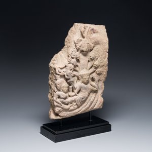 Relief en grès représentant 'La naissance de Brahma', art khmer, époque d'Angkor, le Cambodge, 11ème — photo 2