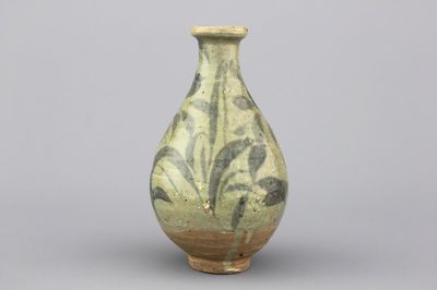 Remarquable bouteille céladon, Corée, 16e-17e