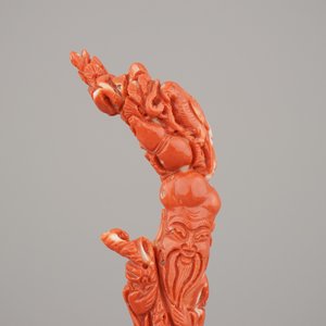 Remarquable figure de Shou Lao en corail sculpté avec support en ivoire, Chine, dynastie Qing — photo 5