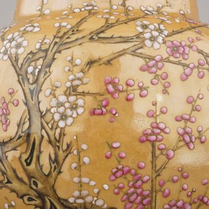 Remarquable vase avec support, fond marron, Chine, famille rose, 19e — photo 6